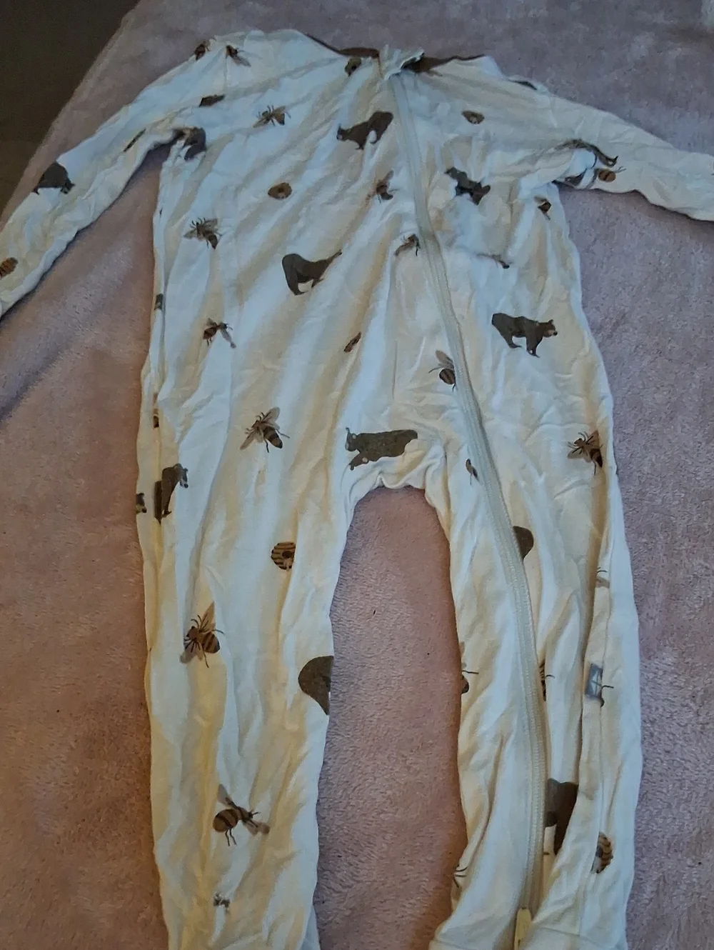 Kyte Baby Brown And Off White Bear And Bees One Piece Sleeper